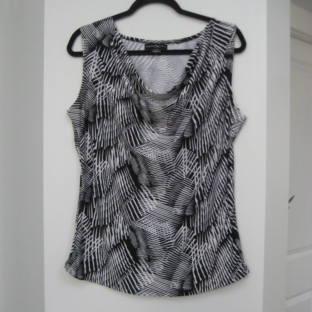 Black and White scoop neck sleeveless INC top